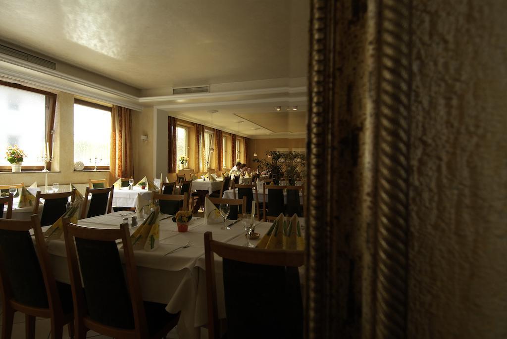 Hotel Regina เซิร์นดอร์ฟ ภายนอก รูปภาพ