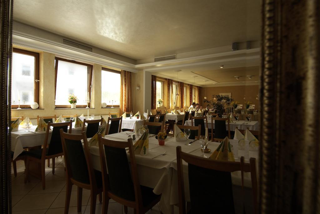 Hotel Regina เซิร์นดอร์ฟ ภายนอก รูปภาพ